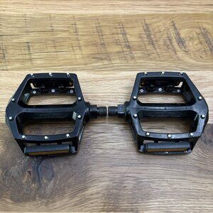 Wellgo B087 Pedals - Platform, Aluminum, 1/2", Black